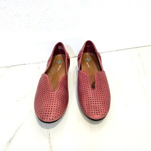 Baretraps Norah Women's Perforated‎ Loafers - Rose 7.5